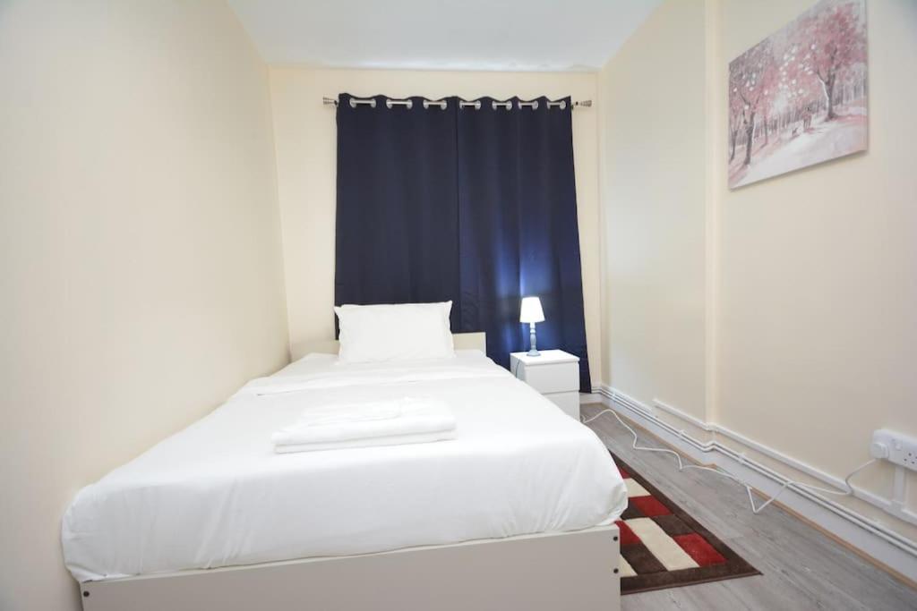 Lovely 4 Bedroom Apartment Close To The City Walking Distance From The Rivere View Лондон Экстерьер фото